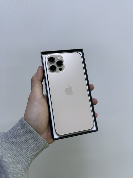 iPhone 12 Pro Max 128GB в отличном состоянии!