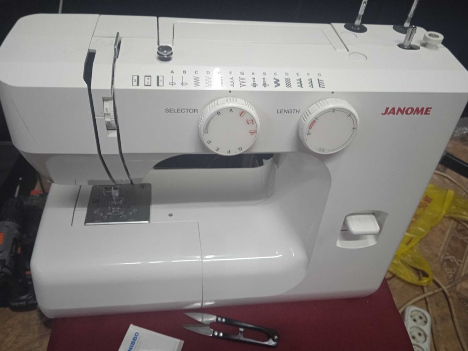 Швейная машинка Janome ; Jf-1012