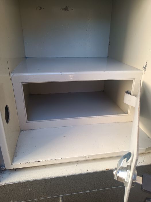 Каса сейф  огнеупорен с шифър и ключ