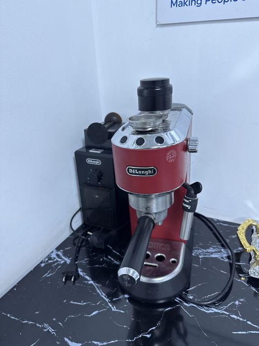 Кофемашина Delonghi