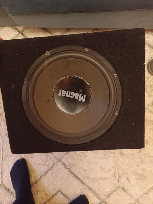 Продам сабвуфер Magnat