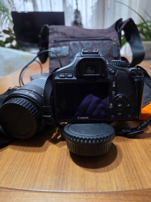 Фотоапарат Canon EOS 550D с 2 обектива.