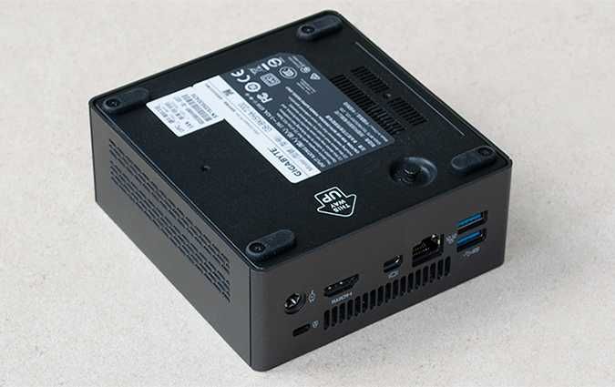 Мини ПК Gigabyte BRIX / Core i5 / 8GB / SSD / Компактный неттоп