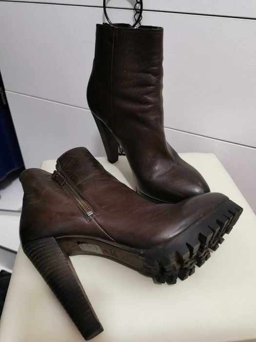 Демисезонные сапожки на платформе