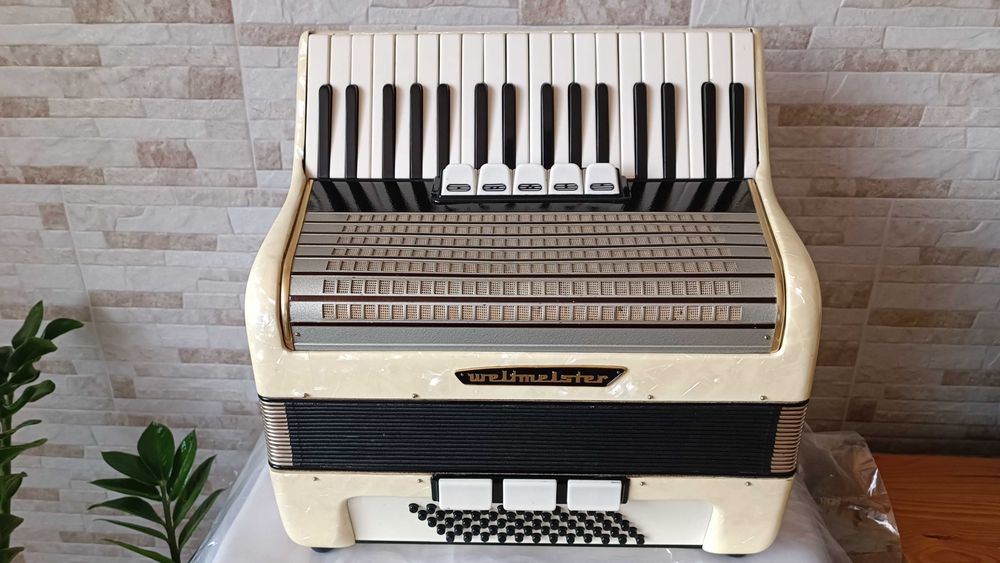 Акордеон - Weltmeister - 60 баса - Made in GDR