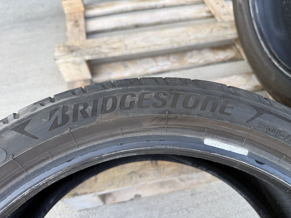 2бр. Летни Гуми С Борд 205/45R/17 -BRIDGESTONE- DOT:0422- 4.5мм. * 40€ за 2бр. *
