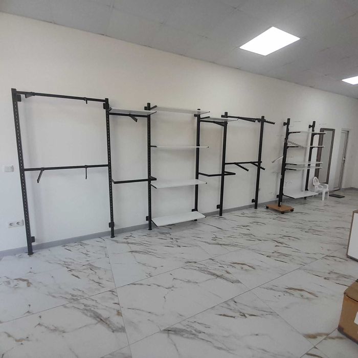 Продавам стелажи