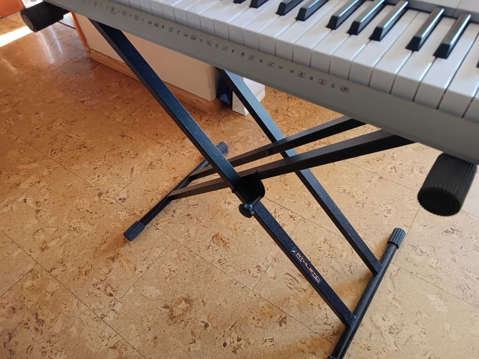 клавир CASIO LK 280