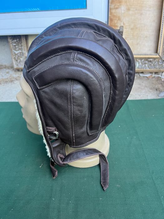 Продавам кожено боне