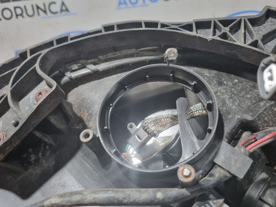 Far Stanga Subaru Forester 2007 - 2010 SUV 4 Usi (1220) Xenon SURUBURI TAIATE