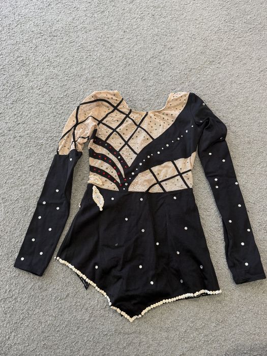 Трика за художествена гимнастика