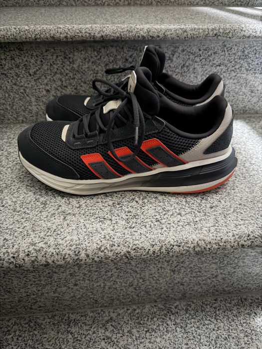 Adidas маратонки нови 44н