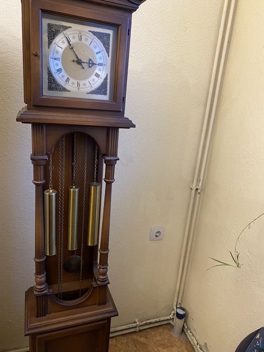 Ceasuri de pardoseala si Perete