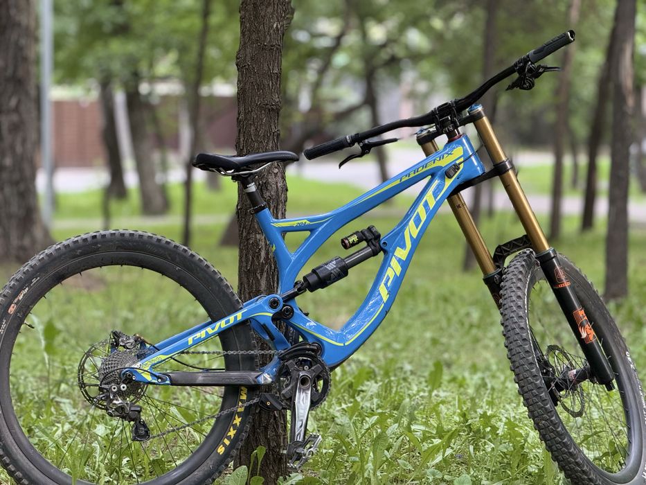 Двухподвес Pivot Phoenix DH Carbon