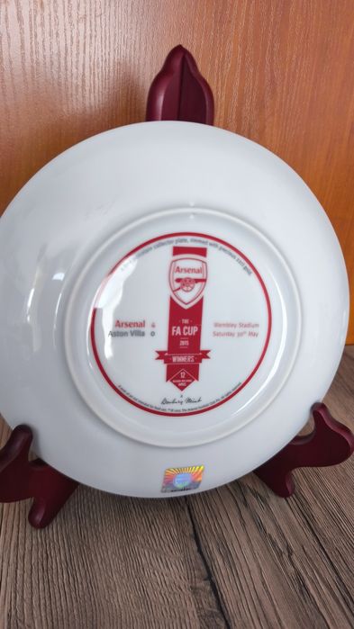 Лимитирана колекционерска чиния Arsenal – FA Cup Winners 2015 (Danbury Mint) + Сертификат
