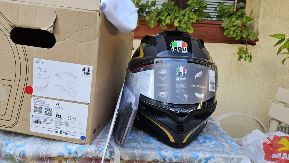 Нова каска AGV K7 размер XXL