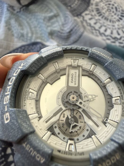 Часовник G-shock