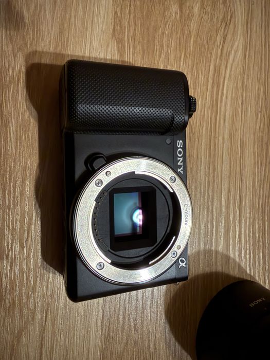 Aparat foto Sony ZV-E10