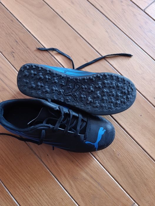 Încălțăminte pentru fotbal puma