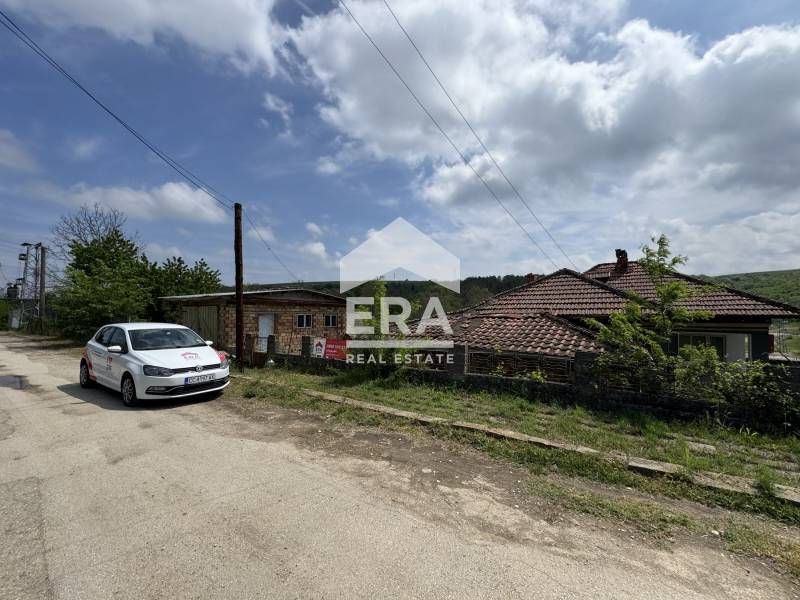 ЕКСКЛУЗИВНО! ЕРА ДРЪСТЪР предлага за продажба къща в село Сребърна!