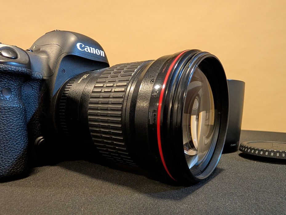 Canon EF 135mm f/2L USM - Obiectiv legendar de portret