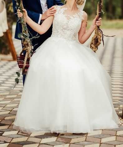 Rochie de mireasa, 1500 LEI (pret nou 6800 LEI)