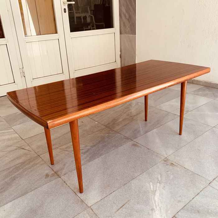 Продавам ретро маса в стил Mid-Century Modern – 60-те години