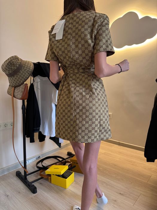 Уникална нова рокля