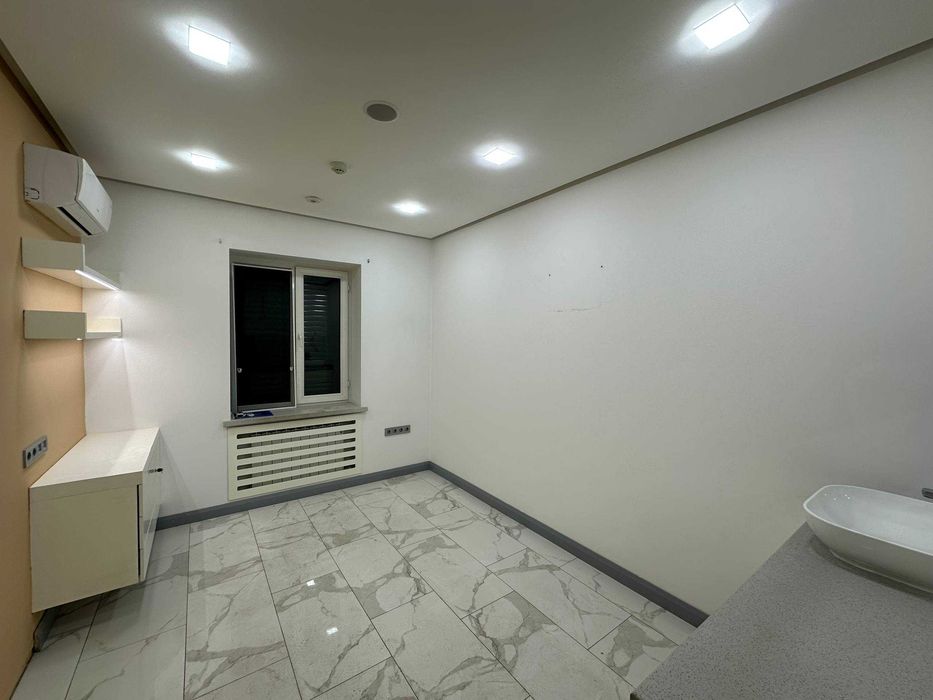 Аренда офиса в центре 145м2 - 8 комнат, ул. Мирабад, ор-р:Госпитальный