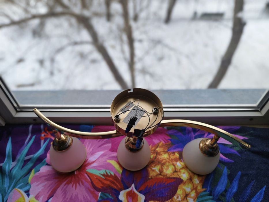 Люстра аккуратная