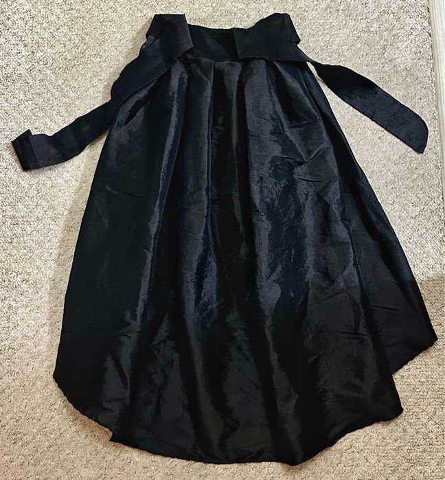 Fusta neagra ocazie, ca noua.