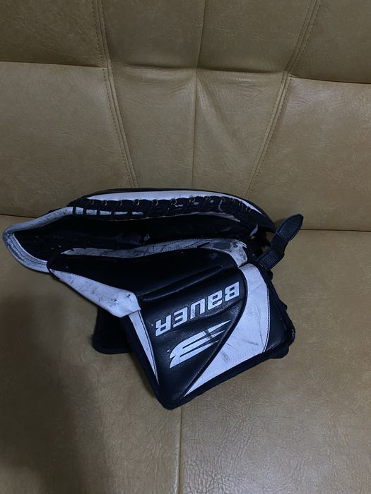 Продам 2 комплекта  щитки вратарские