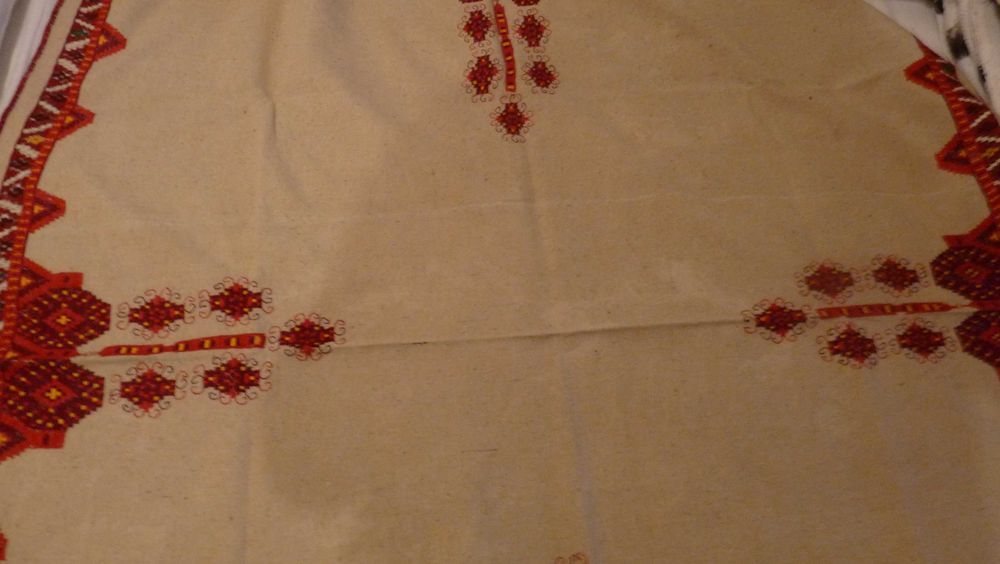 Покривка за маса -120х120 см.