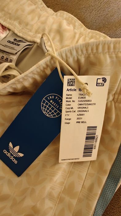 Vând pantaloni copii