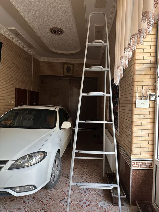 Продается лестница стремянка