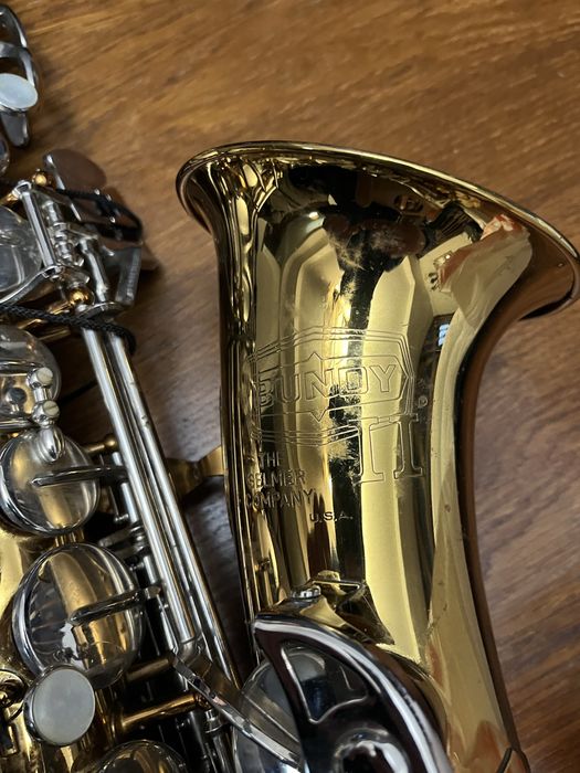 Vind Saxofon Selmer stare foarte buna folosit foarte putin