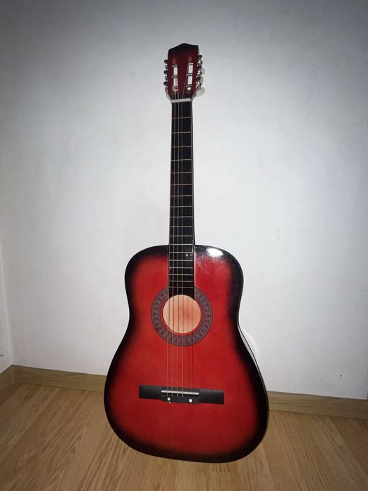 Chitara Acustica 4/4 +Capodastru si 6 Pene+ Husa