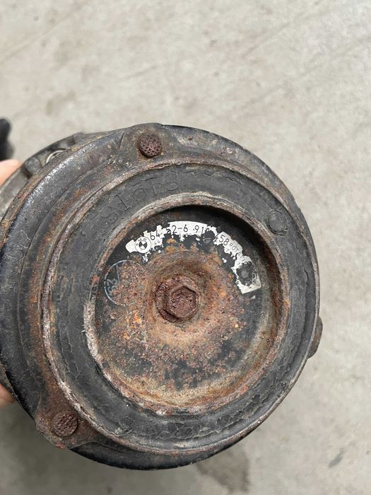 Compresor clima Bmw seria 3 E46, 5 E39, 7 E38 benzina cod 6910458