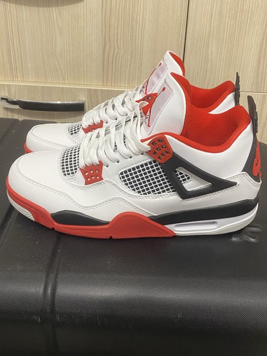 Nike Air Jordan 4 Fire Red