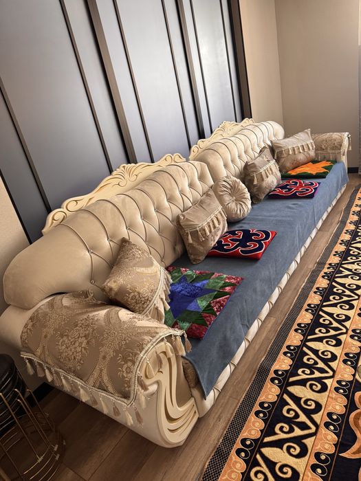 продам диван новый