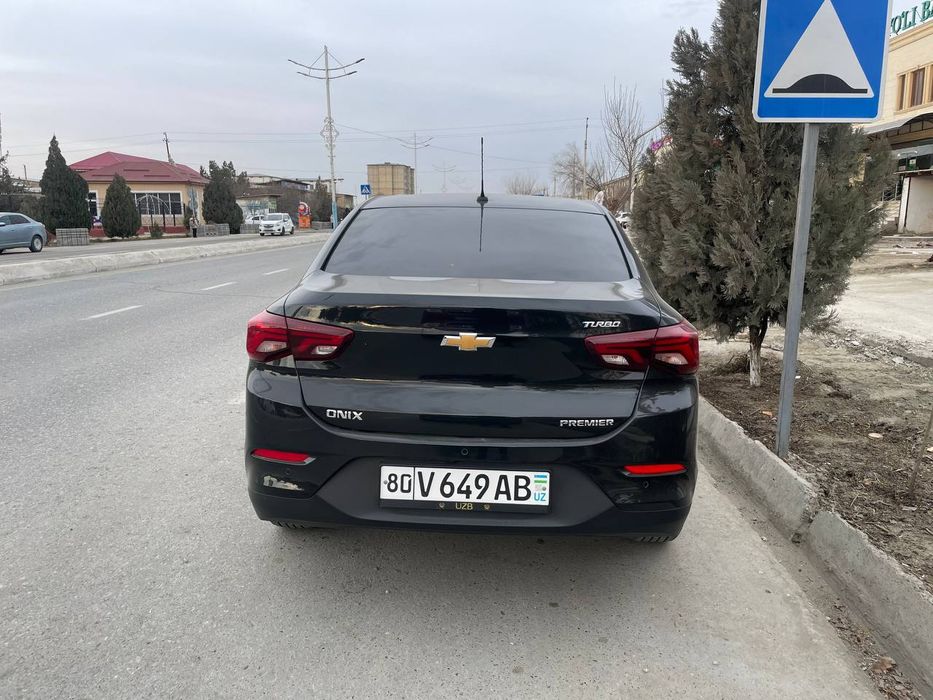 Chevrolet onix 1.2 turbo