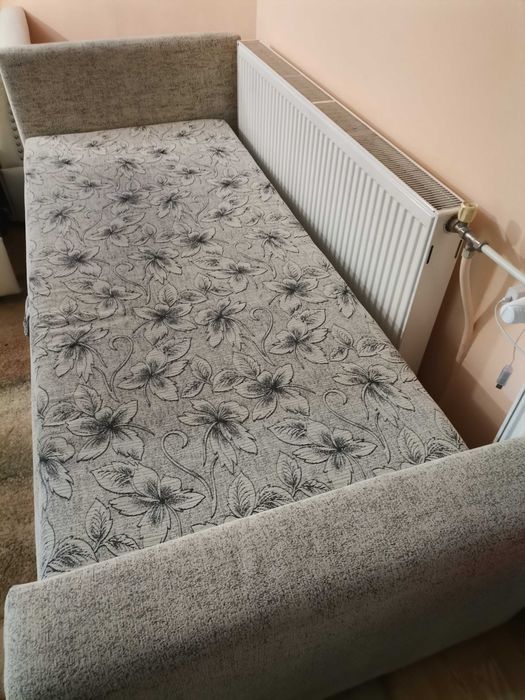 Продавам диван легло