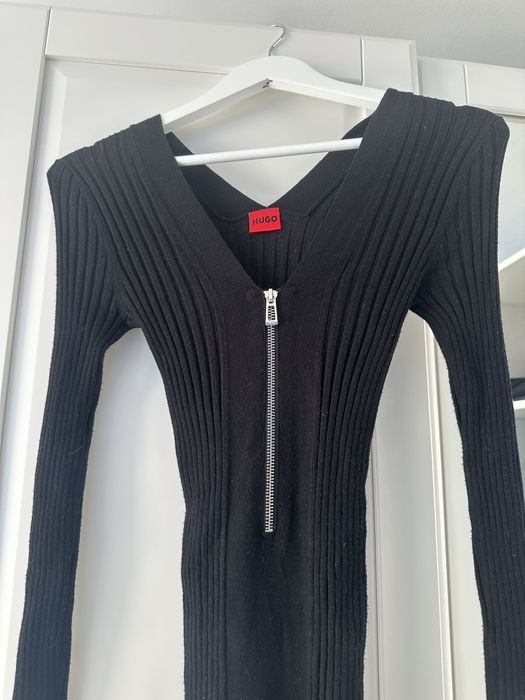 Дълга черна рокля HUGO