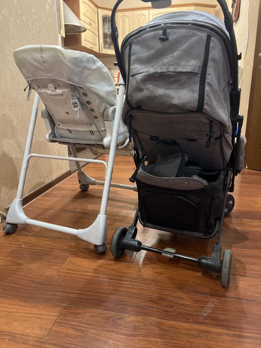 Коляска и столик для кормления