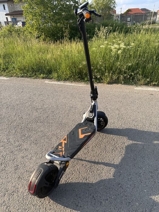 Trotineta electrica KUKIRIN A1 (2025)