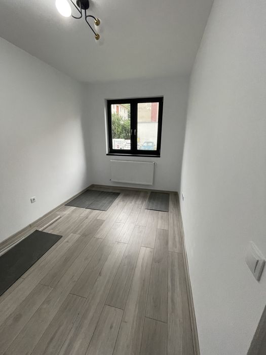 Apartament de inchiriat.