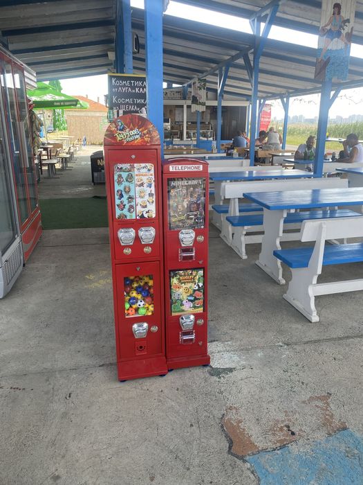 Машини за топчета , капсули и играчки