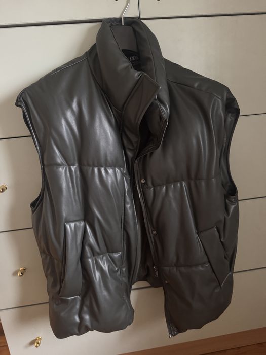 Zara маслено зелено кожено елече