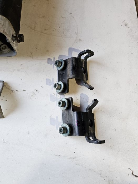 lonjeron audi a2 / suport aripa audi a2 / balama capota audi a2
