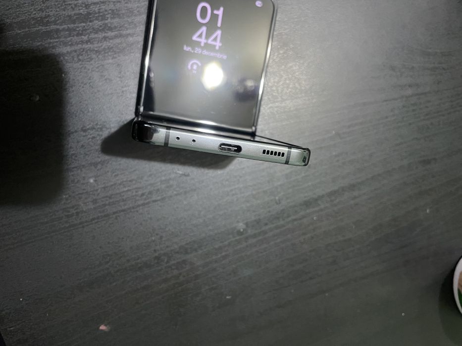 Z flip 4 impecabil